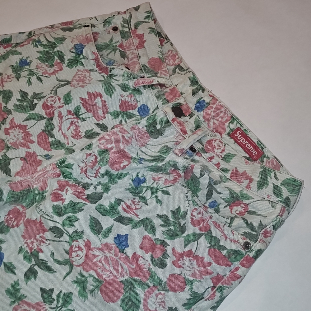 LEVI'S + SUPREME 505 FLORAL JEANS - SIZE - 34/32 - Picture 3 of 9